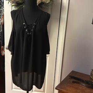 Black size 2X cold shoulder top.